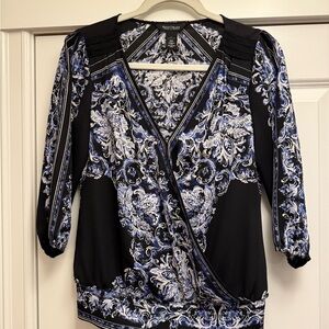 White House Black Market Women's Black and Blue Blouse